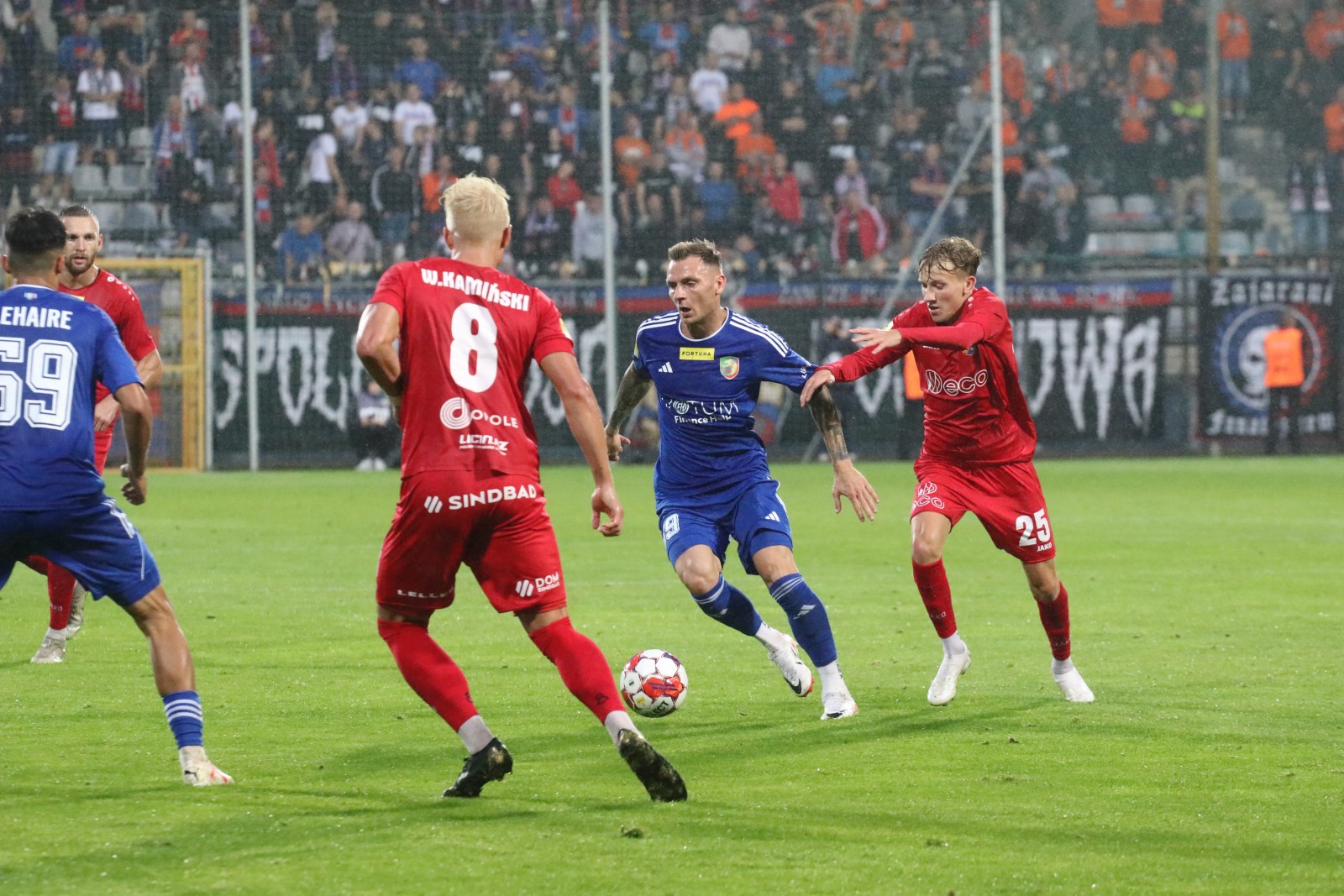 Miedź Legnica doznała pierwszej domowej porażki w sezonie