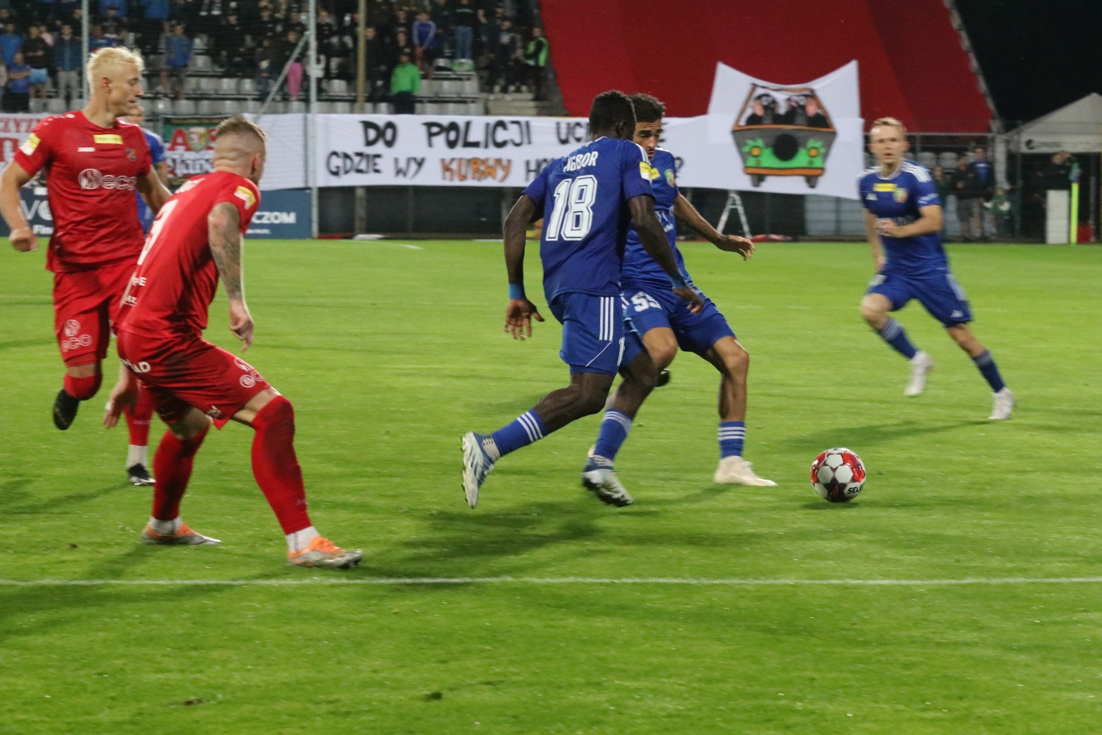 Miedź Legnica doznała pierwszej domowej porażki w sezonie