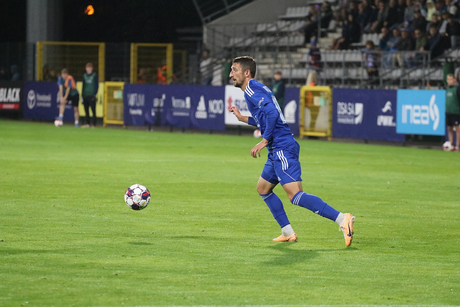 Miedź Legnica doznała pierwszej domowej porażki w sezonie
