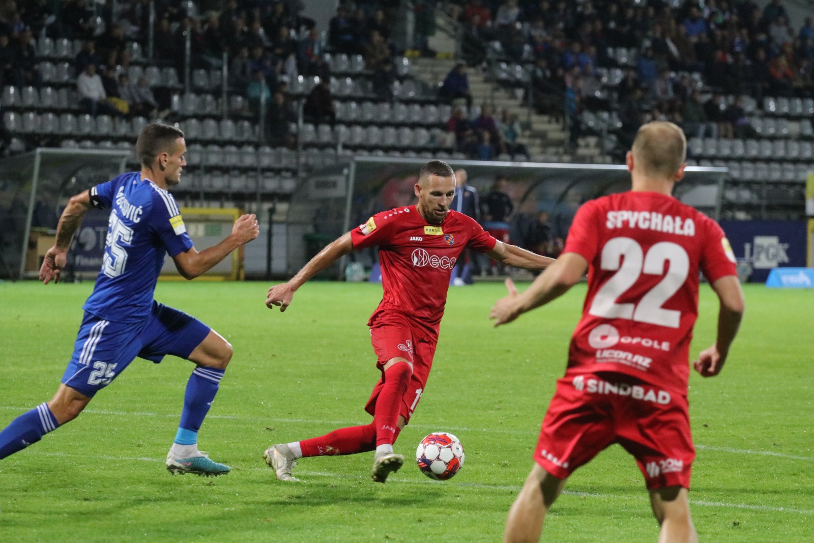 Miedź Legnica doznała pierwszej domowej porażki w sezonie