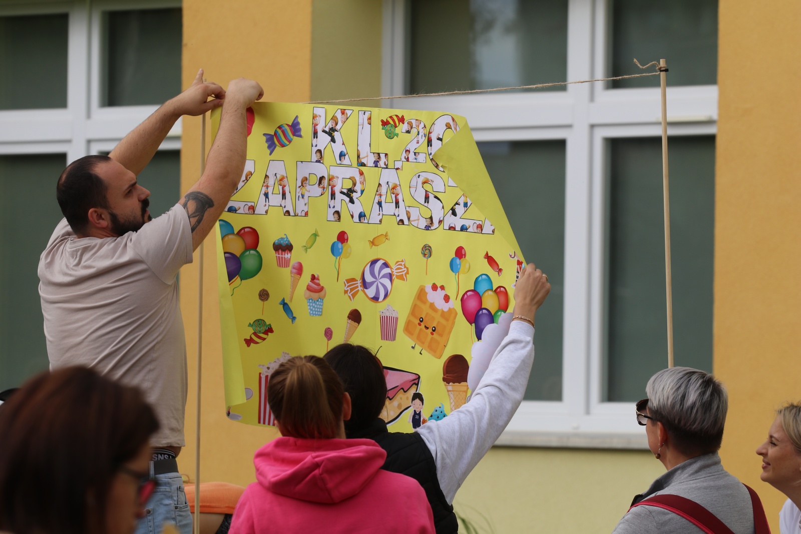 Piknik rodzinny w szkole integracyjnej na Piekarach