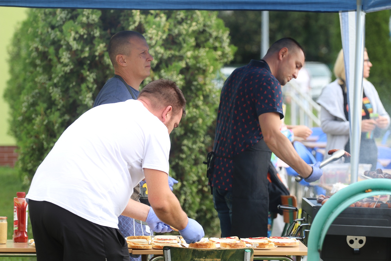 Piknik rodzinny w szkole integracyjnej na Piekarach