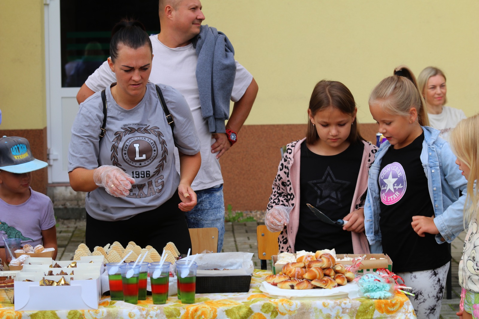 Piknik rodzinny w szkole integracyjnej na Piekarach