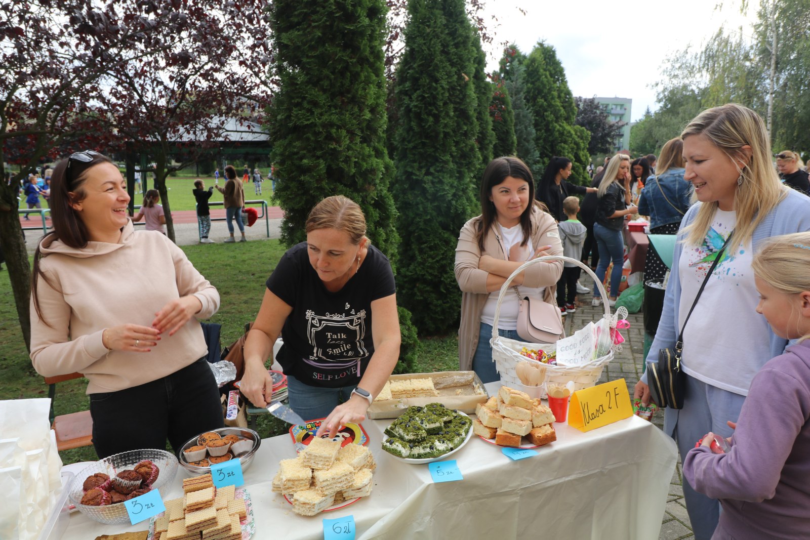 Piknik rodzinny w szkole integracyjnej na Piekarach