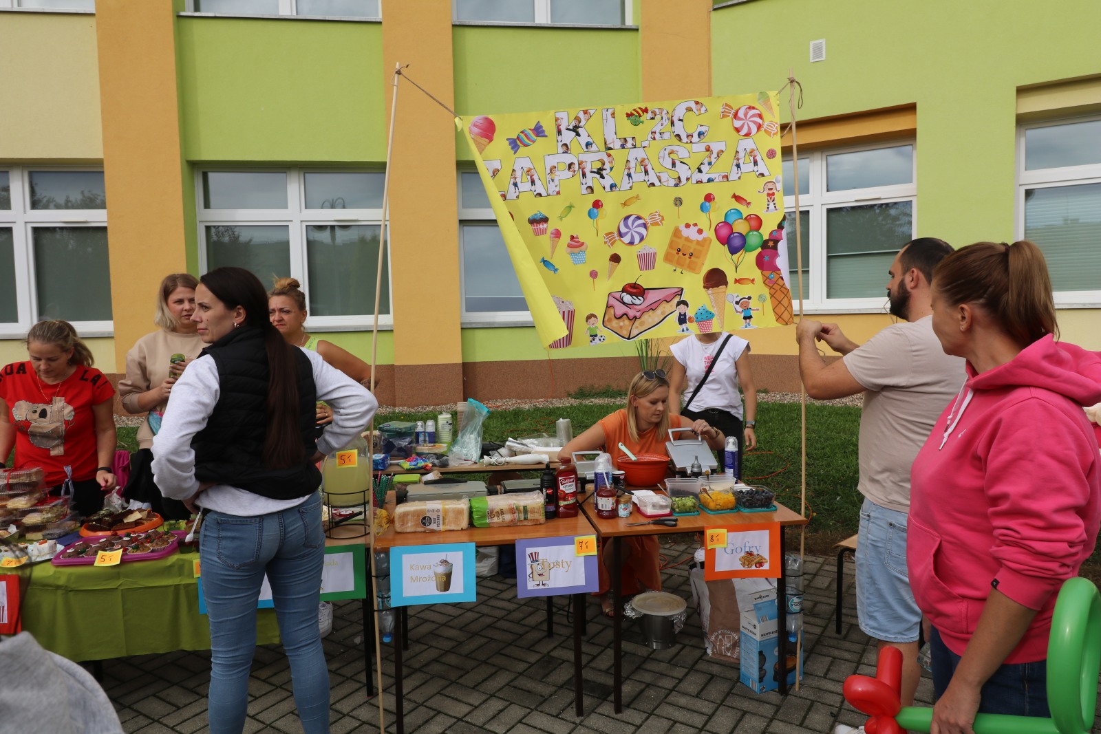 Piknik rodzinny w szkole integracyjnej na Piekarach