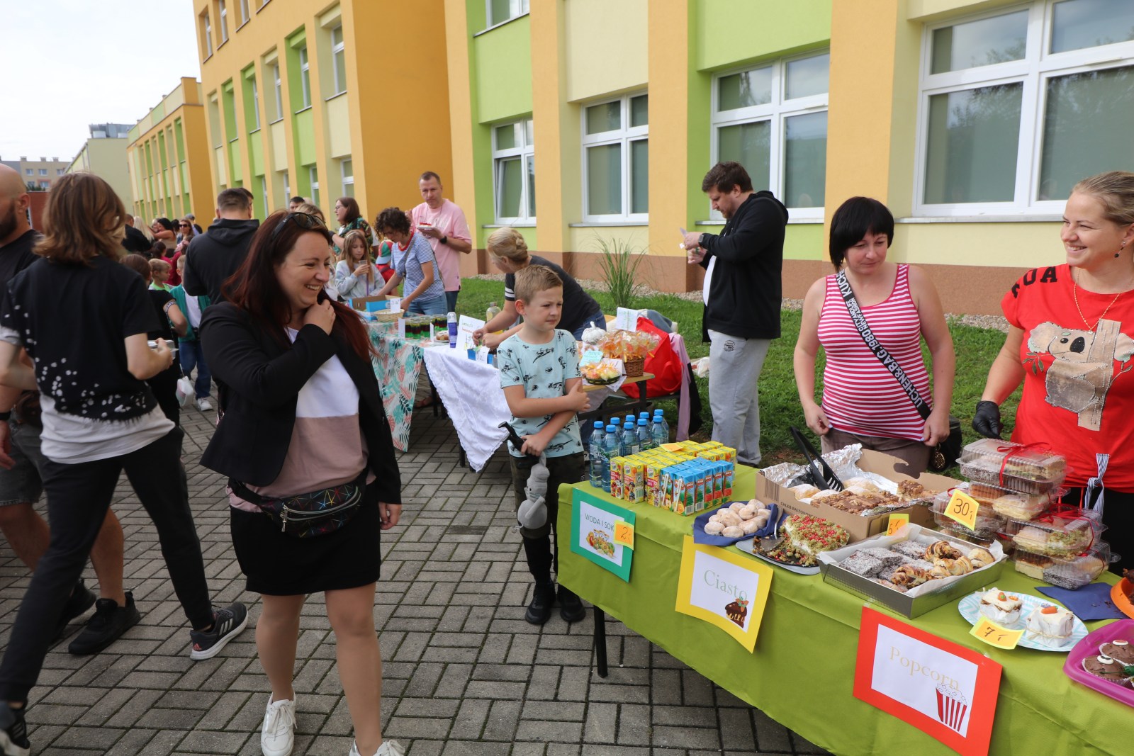 Piknik rodzinny w szkole integracyjnej na Piekarach