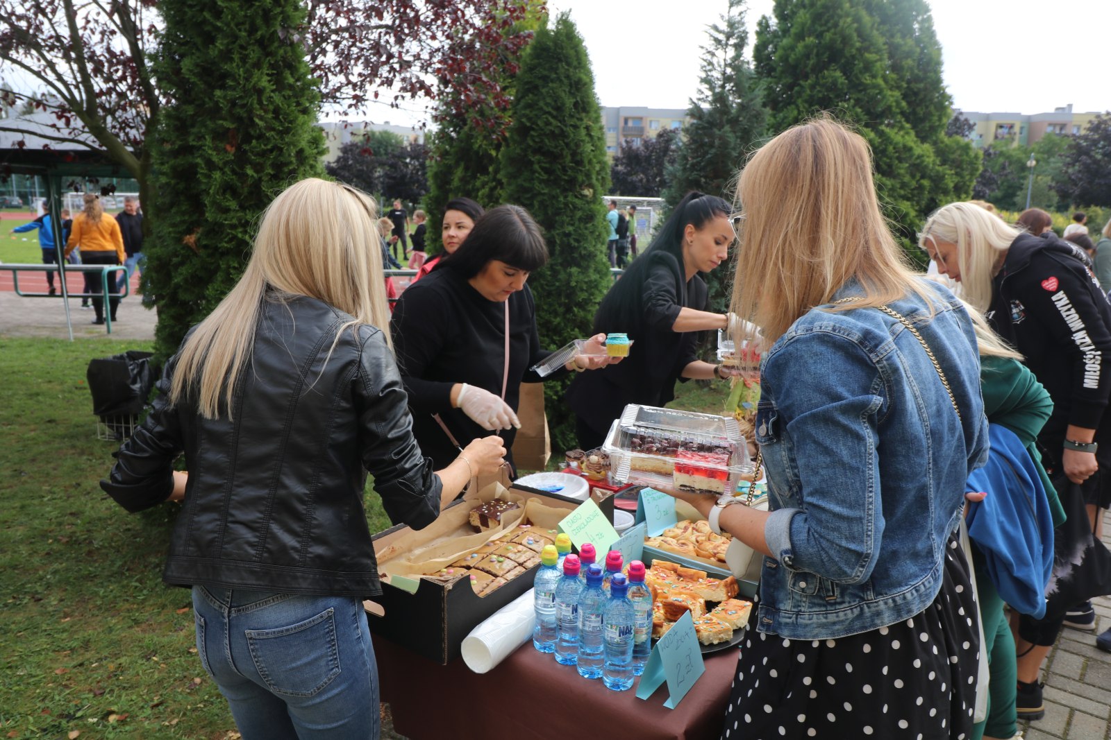 Piknik rodzinny w szkole integracyjnej na Piekarach