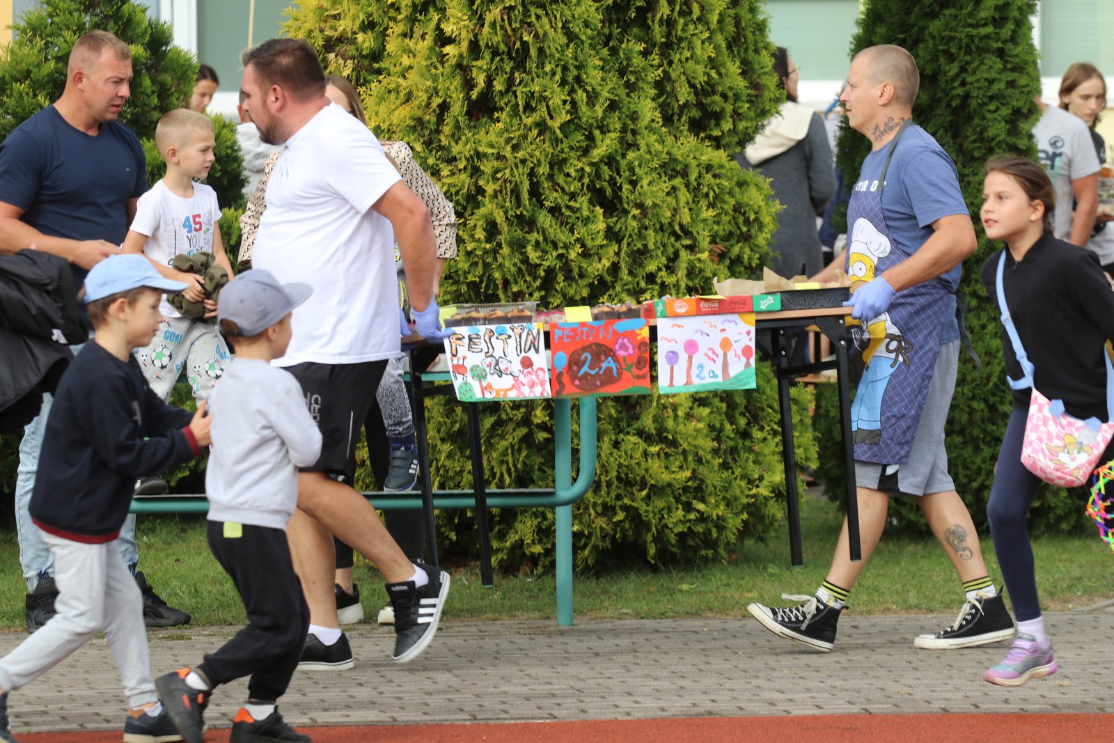 Piknik rodzinny w szkole integracyjnej na Piekarach