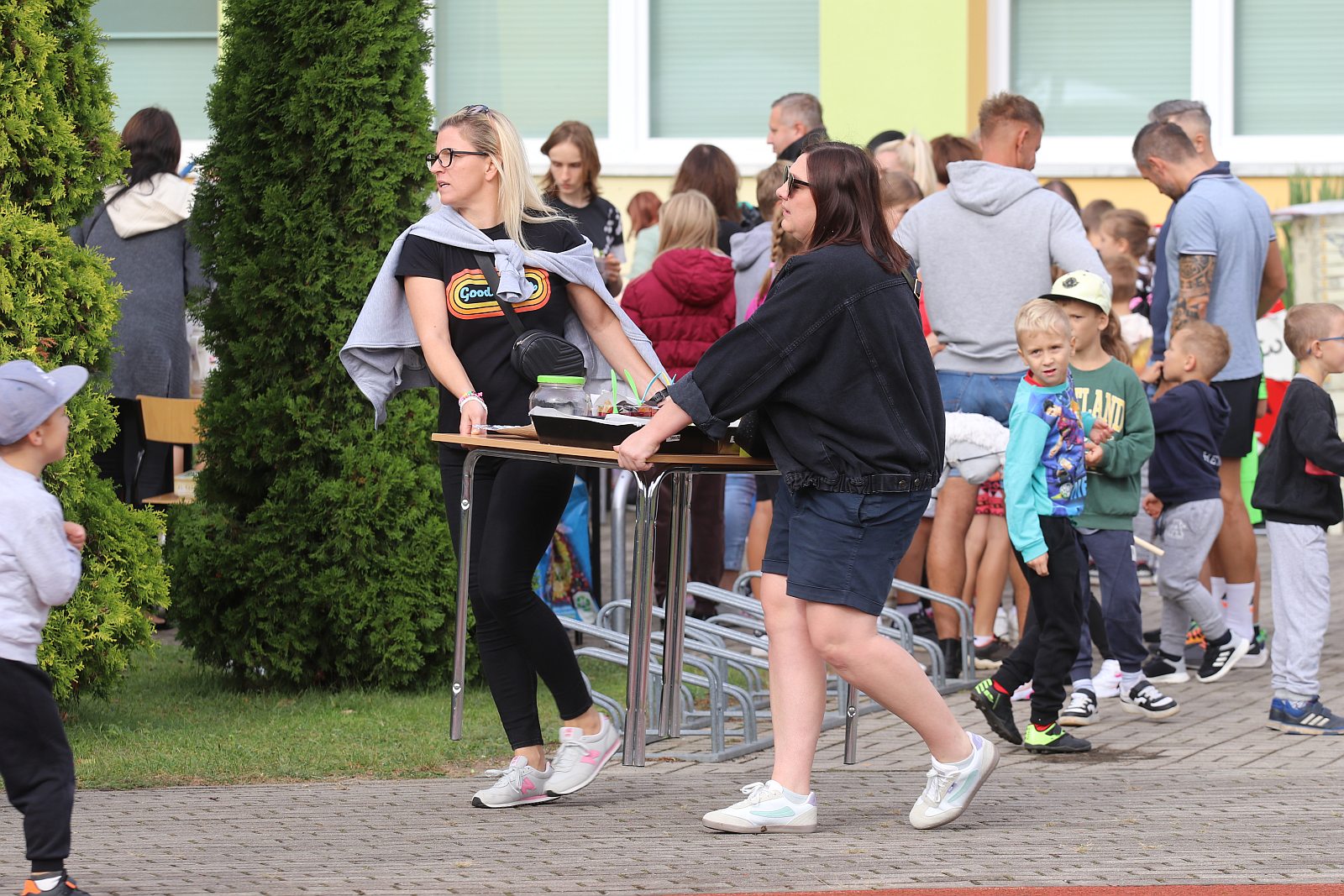 Piknik rodzinny w szkole integracyjnej na Piekarach