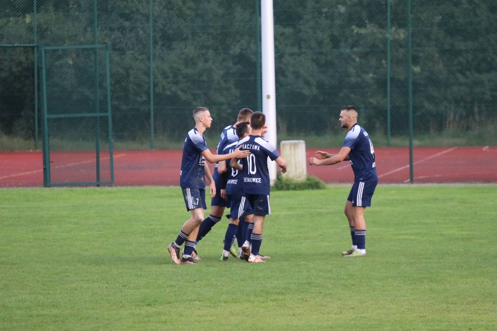 Lider na kolanach! Kaczawa rozstrzelała Legsad Kościelec