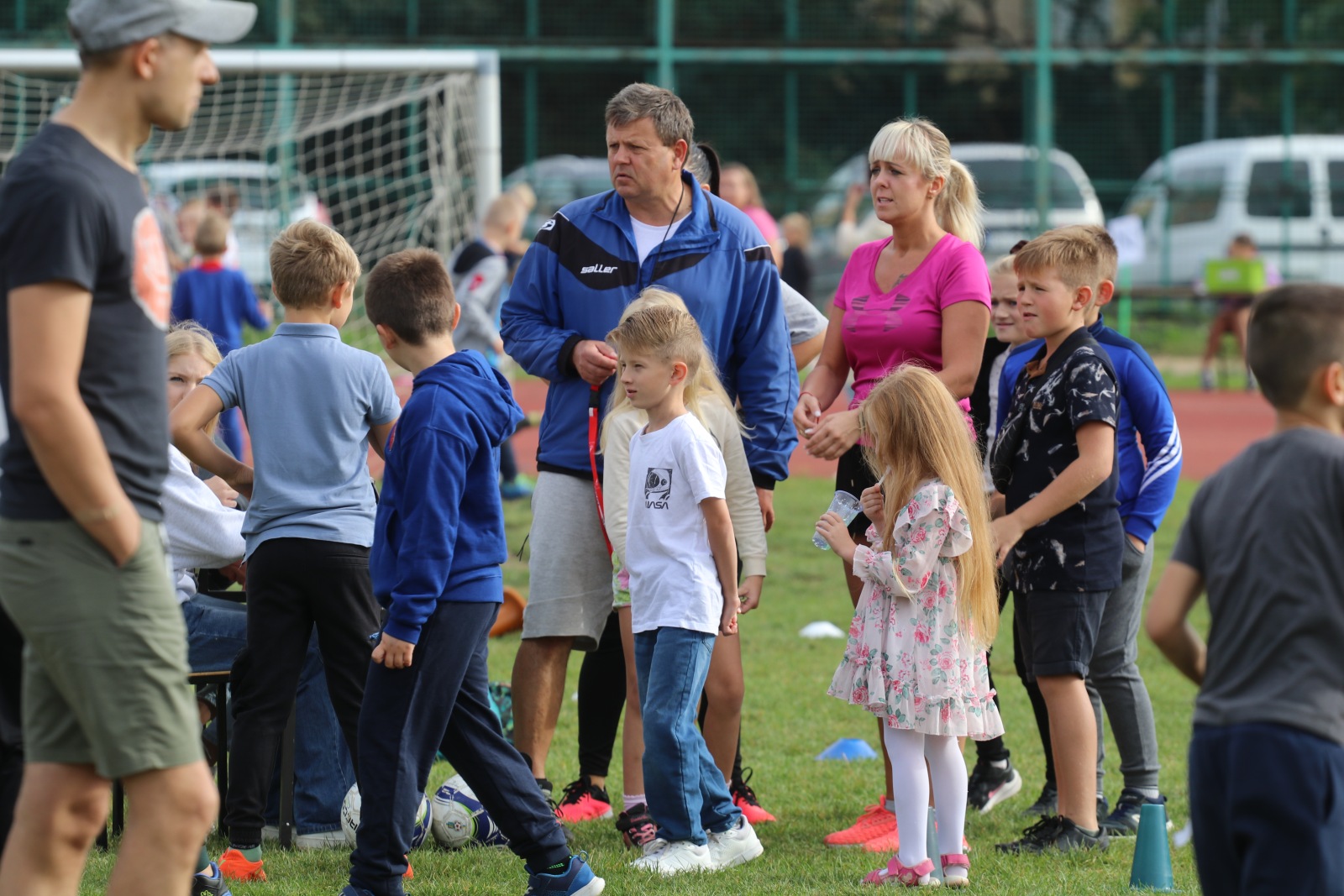 Piknik rodzinny w szkole integracyjnej na Piekarach