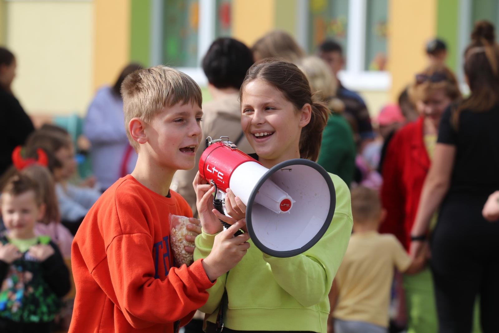 Piknik rodzinny w szkole integracyjnej na Piekarach