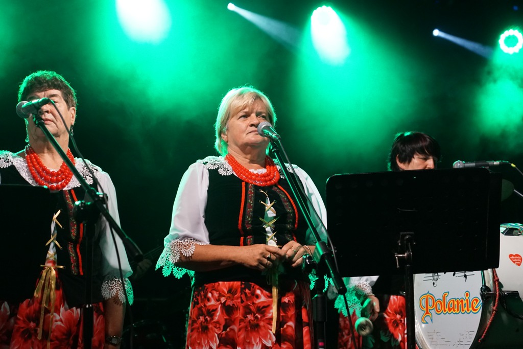VIII Kunicka Folk-Biesiada. Wystąpiło dziewięć zespołów