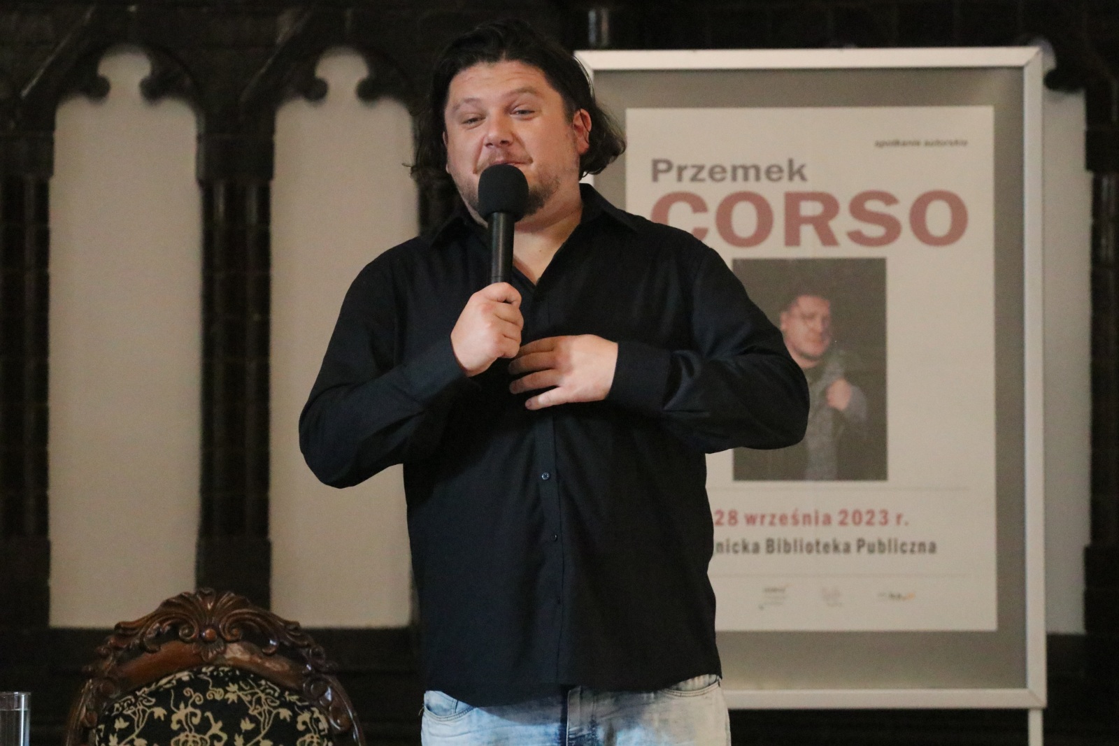 Wieczór z Przemkiem Corso w Legnickiej Bibliotece Publicznej