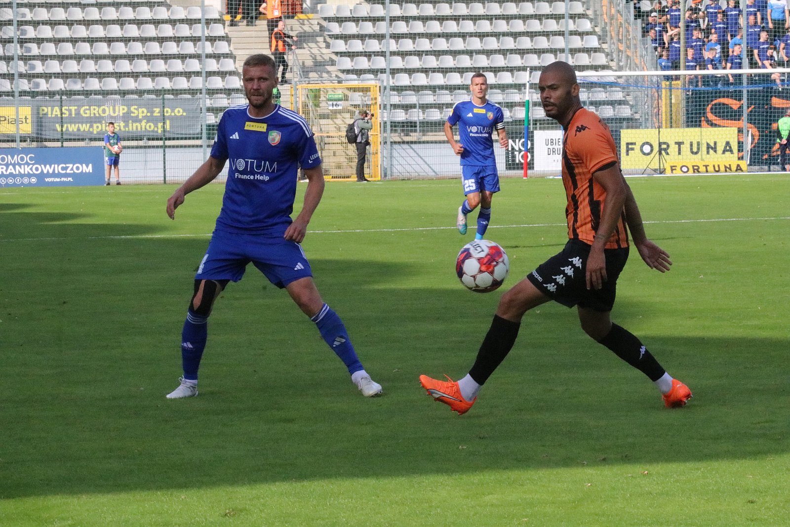 Miedź Legnica podzieliła się punktami z Chrobrym Głogów