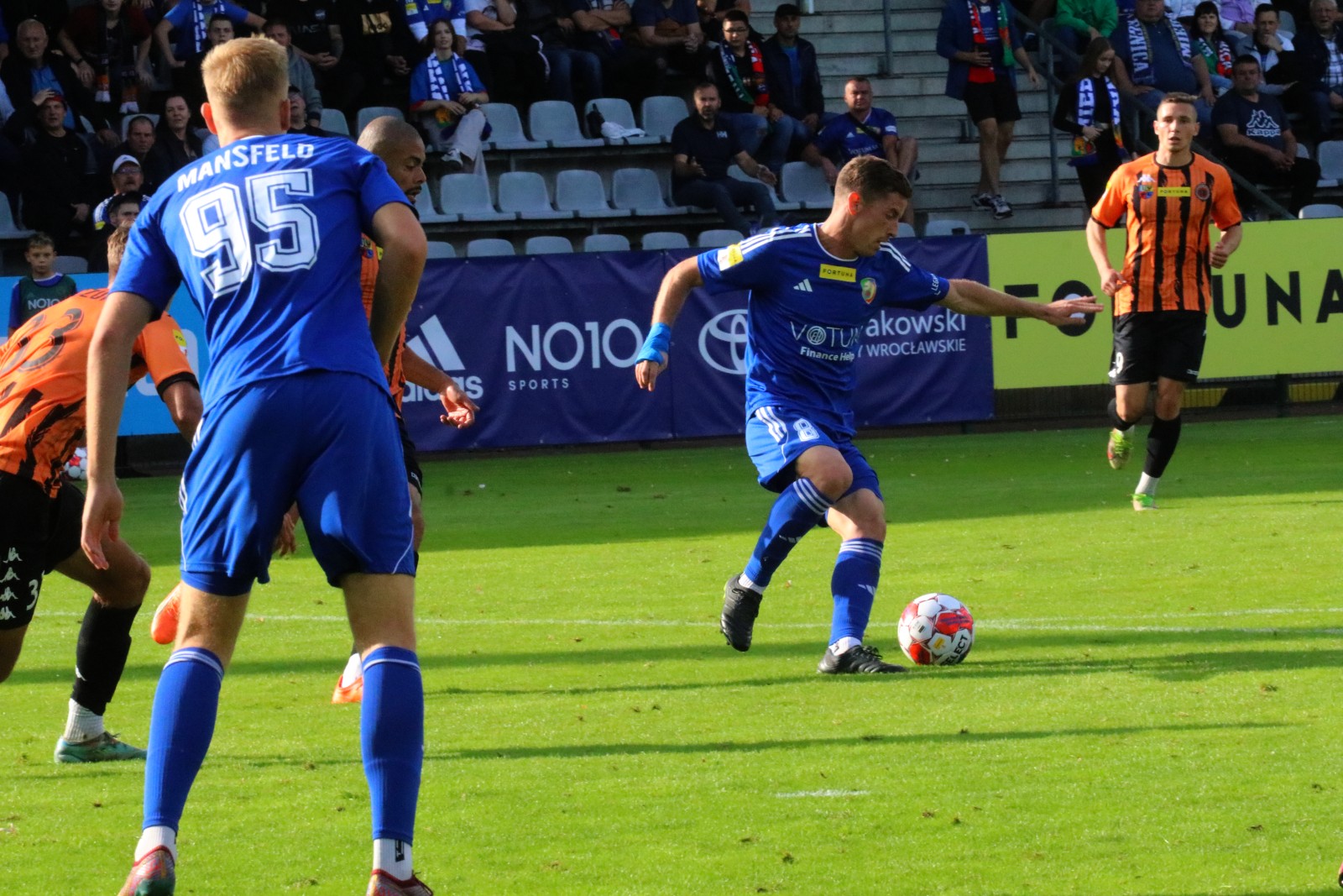 Miedź Legnica podzieliła się punktami z Chrobrym Głogów