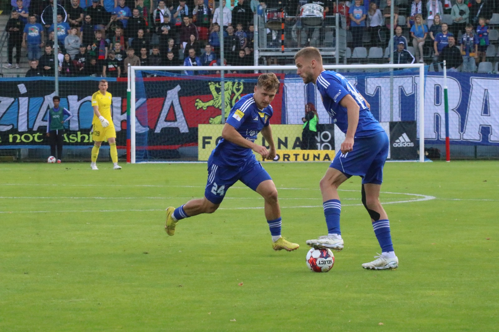 Miedź Legnica podzieliła się punktami z Chrobrym Głogów