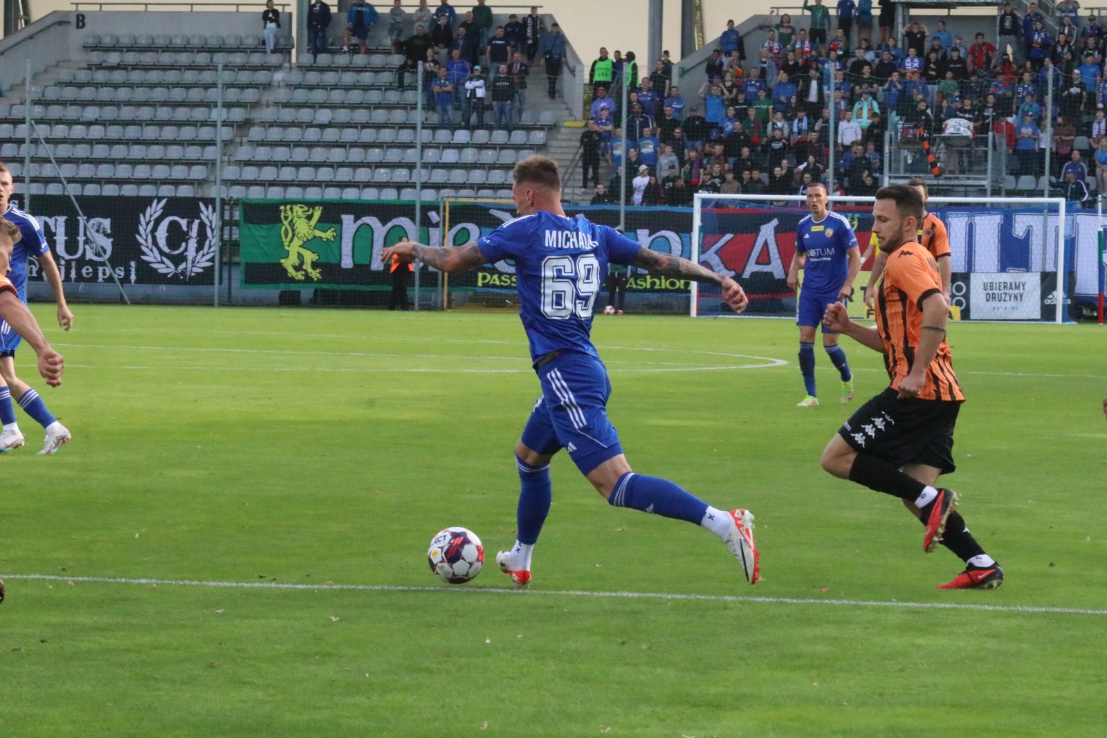 Miedź Legnica podzieliła się punktami z Chrobrym Głogów