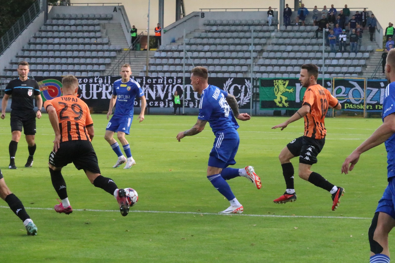 Miedź Legnica podzieliła się punktami z Chrobrym Głogów