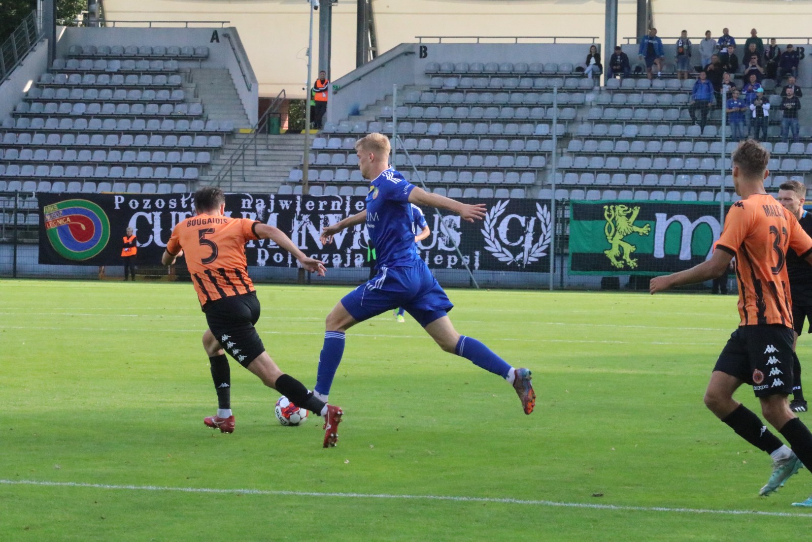 Miedź Legnica podzieliła się punktami z Chrobrym Głogów