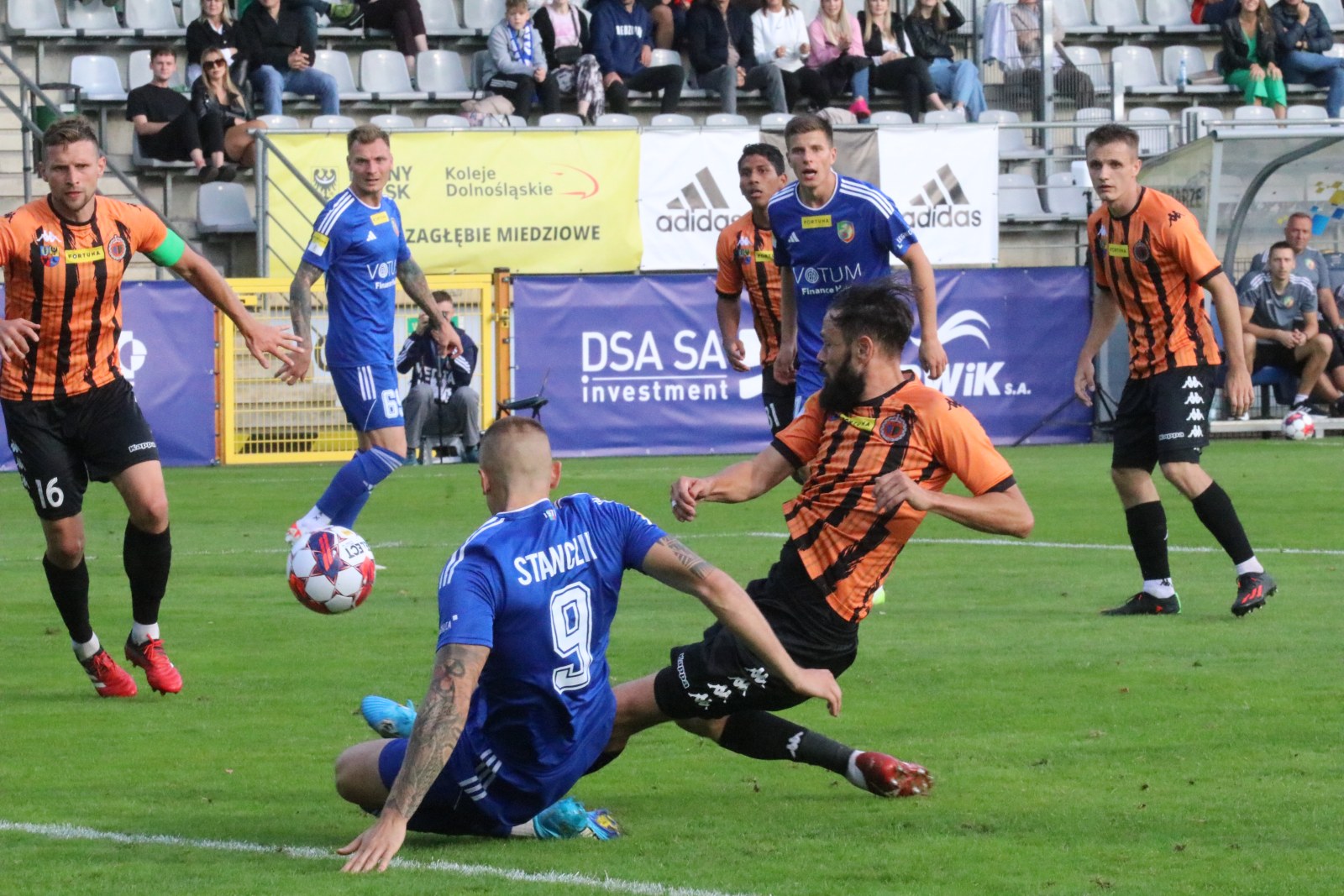 Miedź Legnica podzieliła się punktami z Chrobrym Głogów
