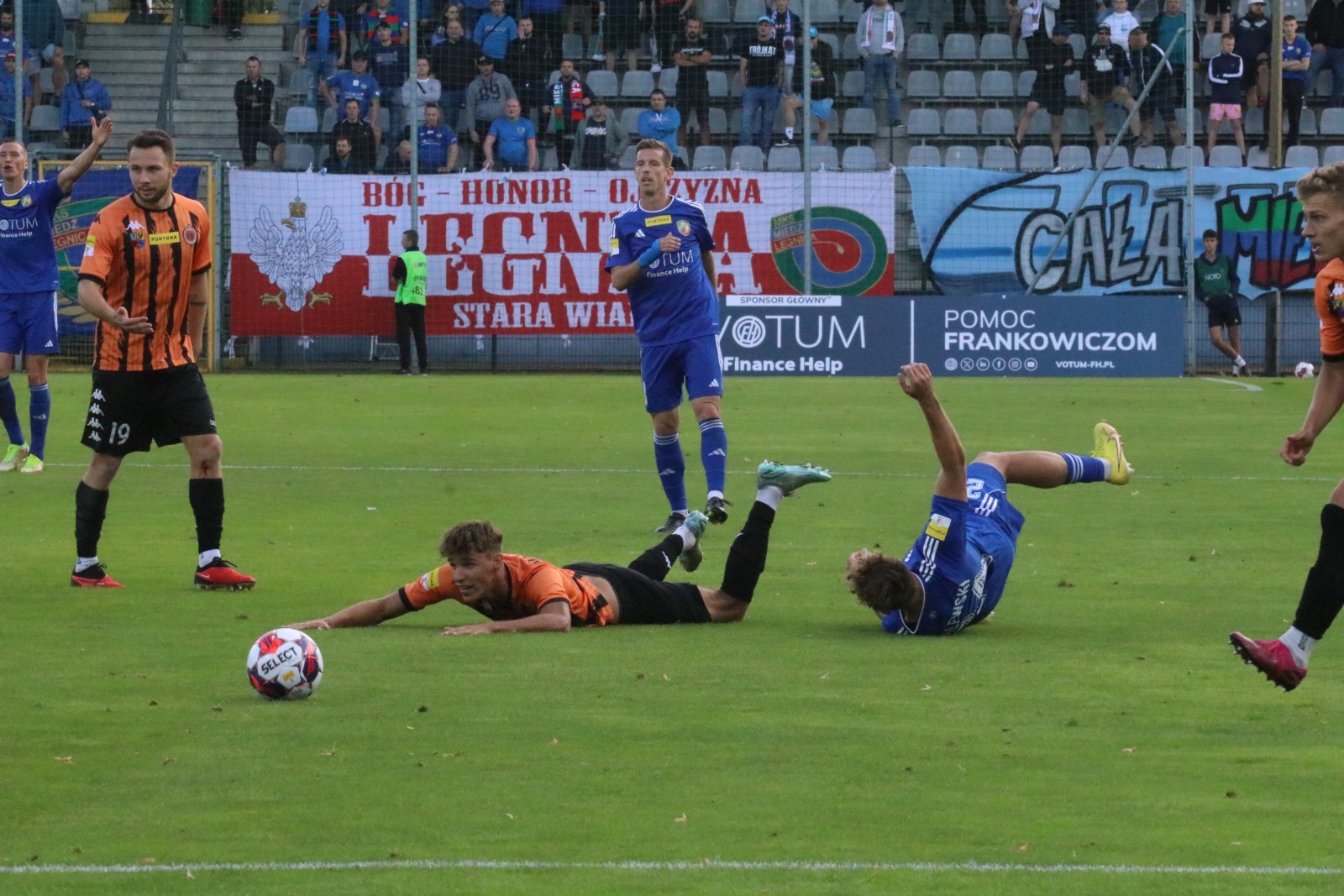 Miedź Legnica podzieliła się punktami z Chrobrym Głogów