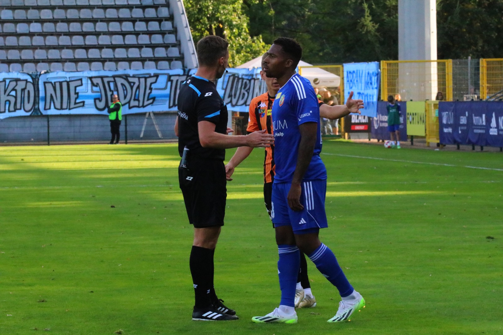 Miedź Legnica podzieliła się punktami z Chrobrym Głogów