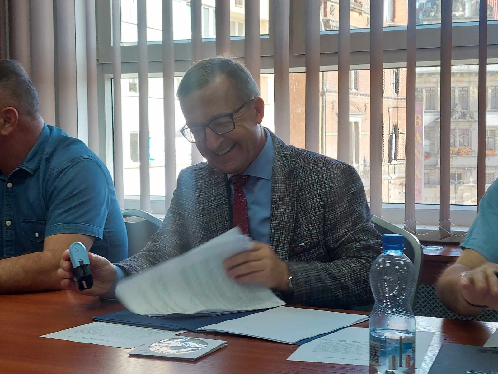 Podpisanie umów na remont kolejnych dróg powiatowych