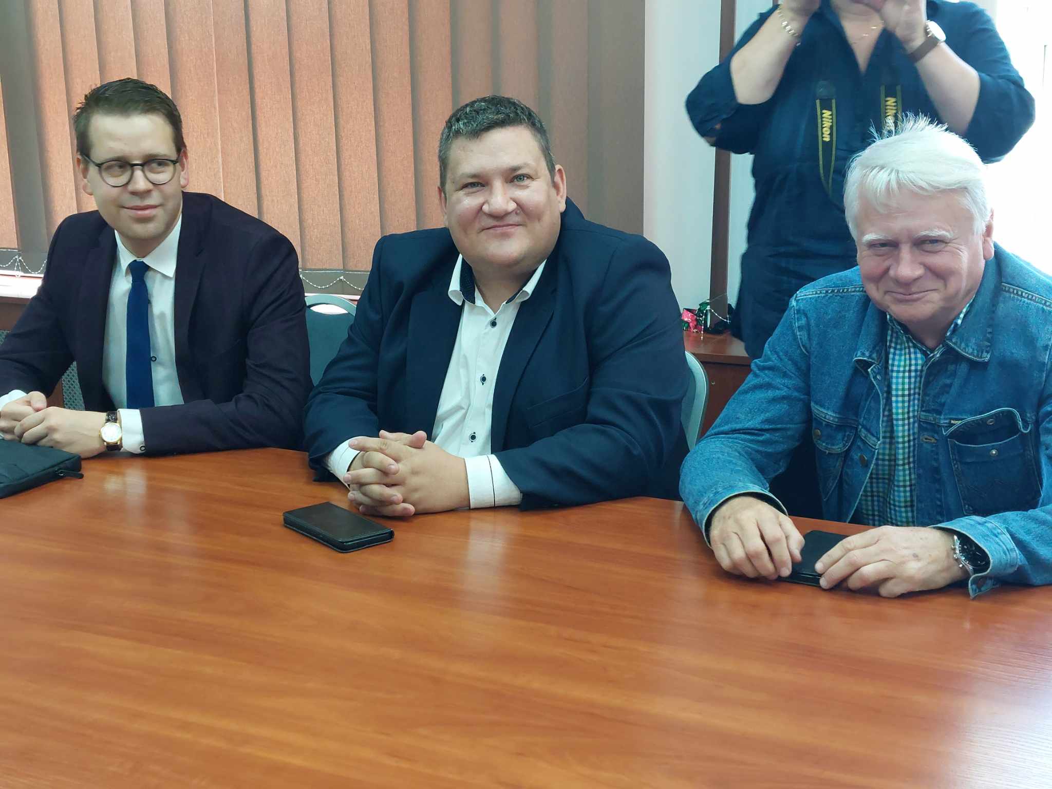 Podpisanie umów na remont kolejnych dróg powiatowych