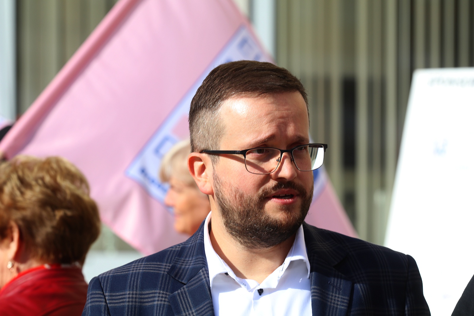 Z różowymi balonami i orkiestrą policyjną maszerowali ku zdrowiu