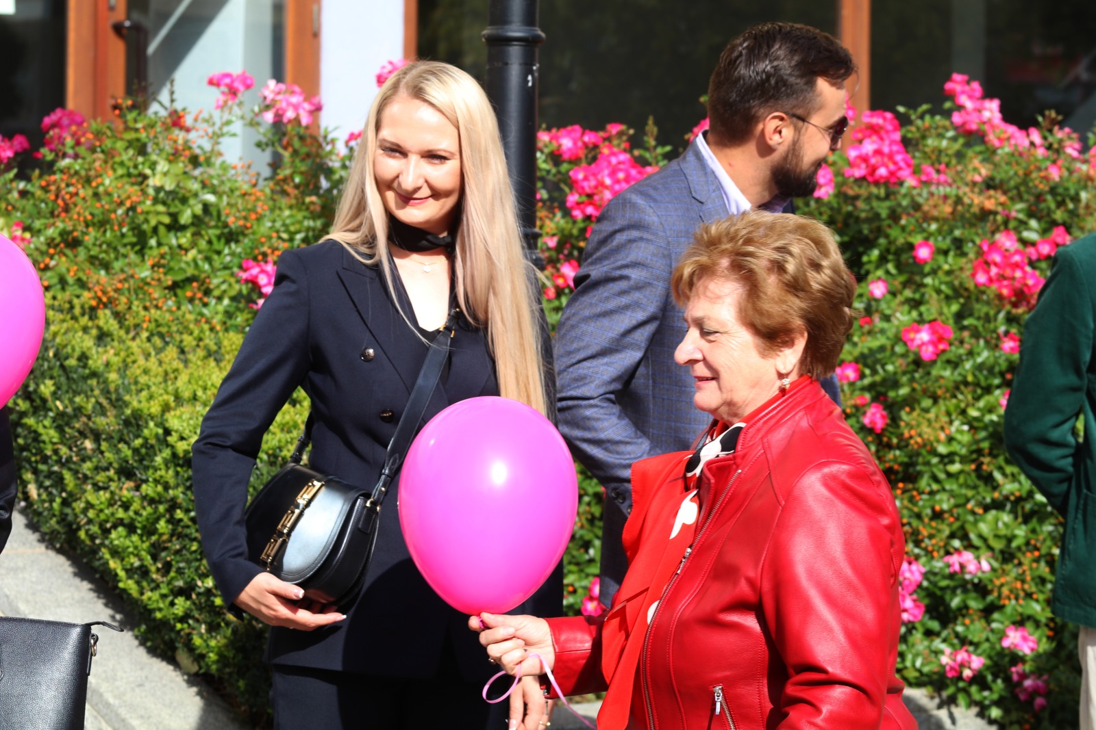 Z różowymi balonami i orkiestrą policyjną maszerowali ku zdrowiu