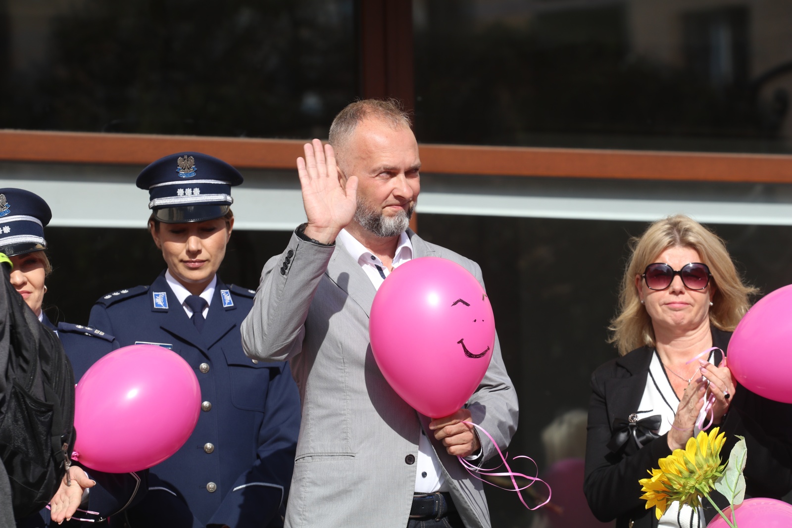 Z różowymi balonami i orkiestrą policyjną maszerowali ku zdrowiu