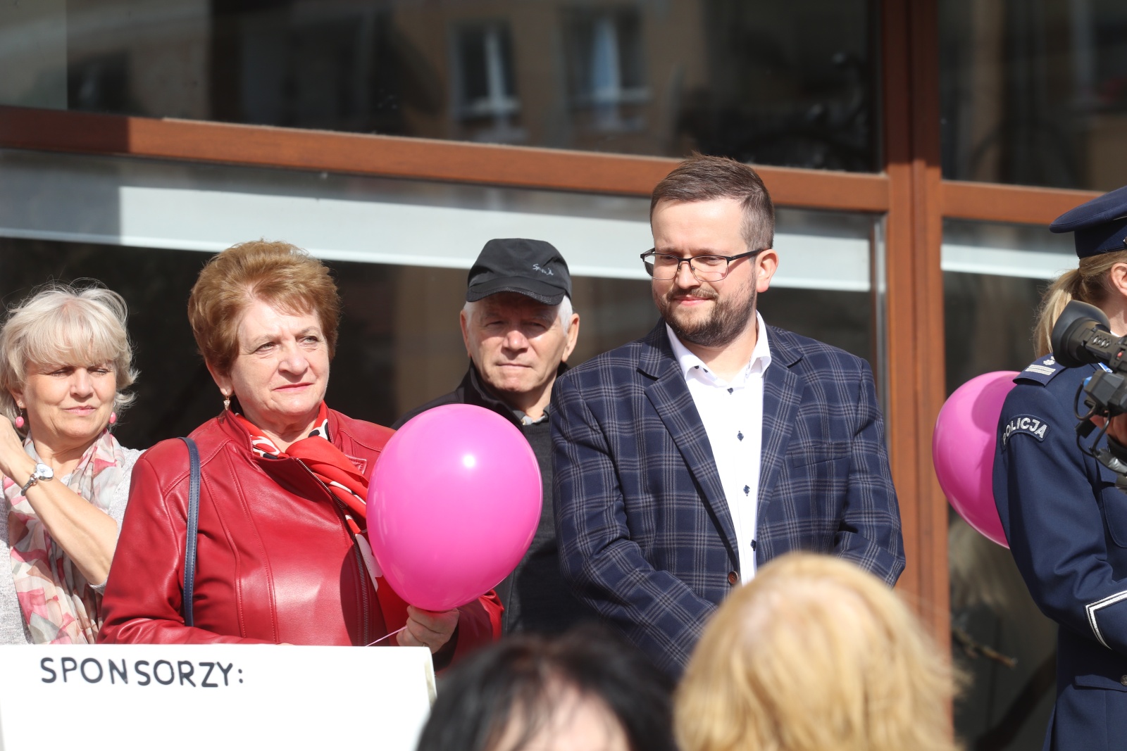 Z różowymi balonami i orkiestrą policyjną maszerowali ku zdrowiu