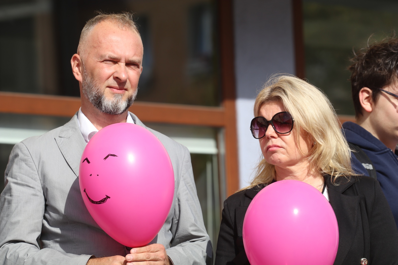Z różowymi balonami i orkiestrą policyjną maszerowali ku zdrowiu