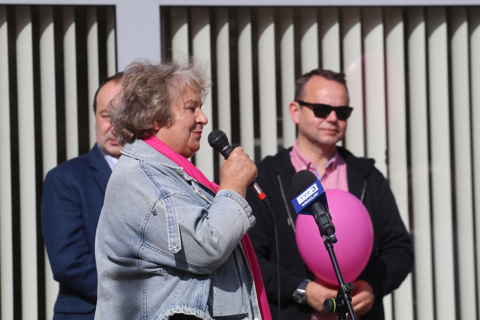 Z różowymi balonami i orkiestrą policyjną maszerowali ku zdrowiu