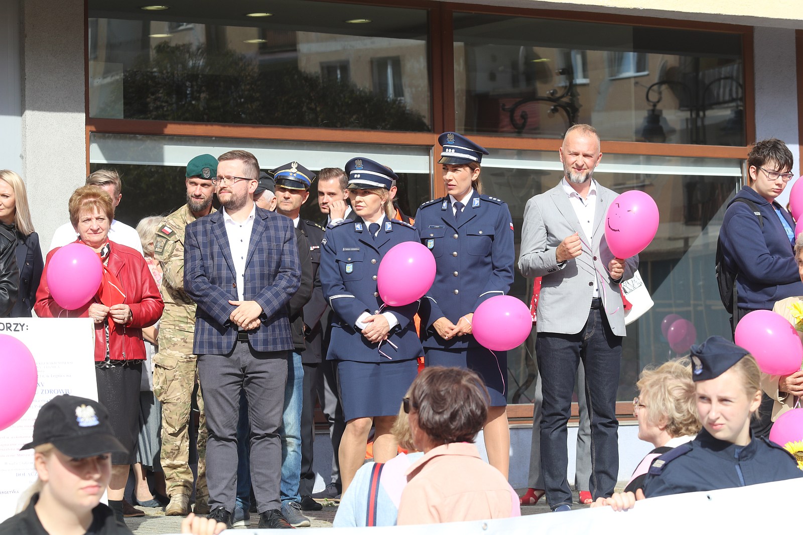 Z różowymi balonami i orkiestrą policyjną maszerowali ku zdrowiu