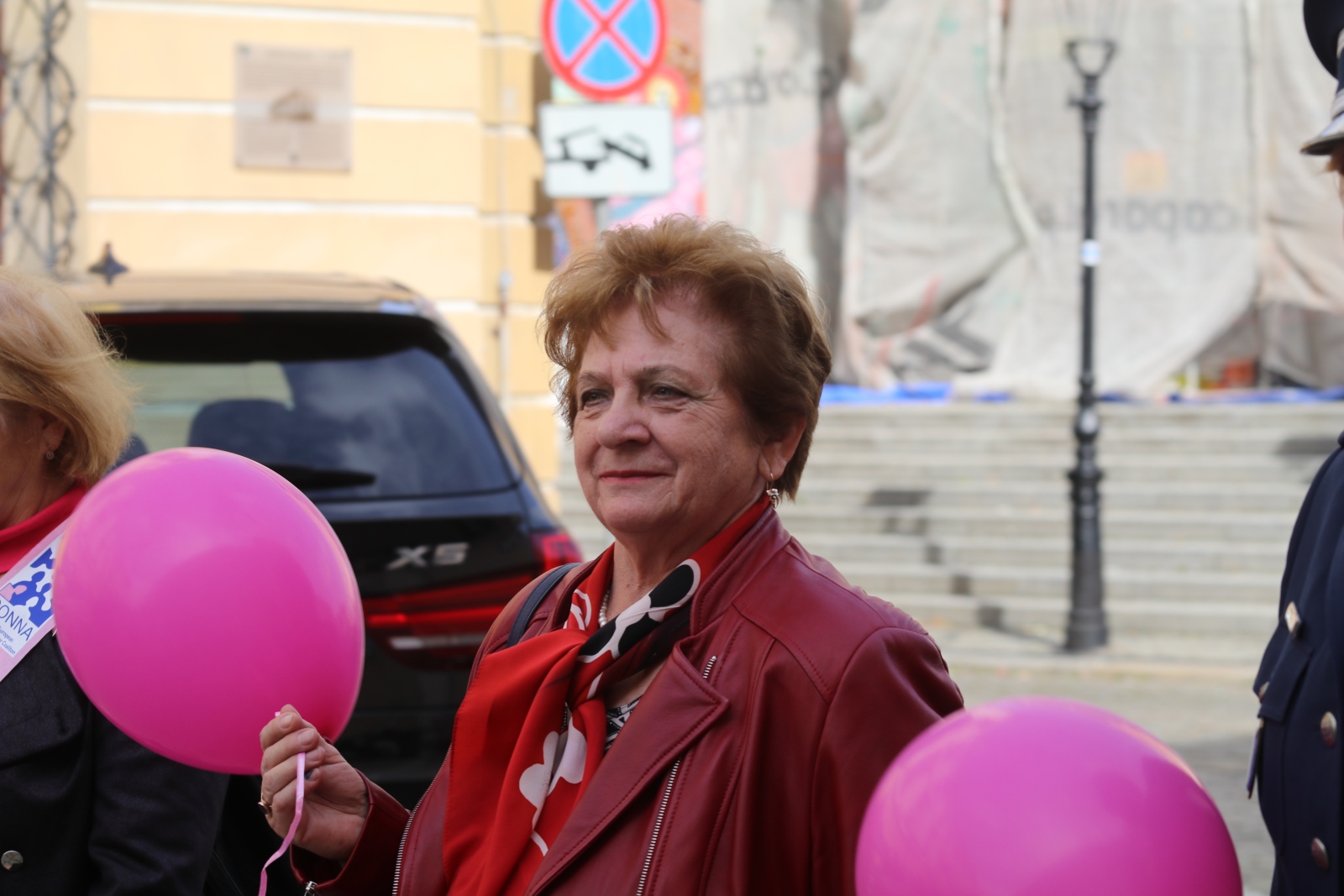 Z różowymi balonami i orkiestrą policyjną maszerowali ku zdrowiu