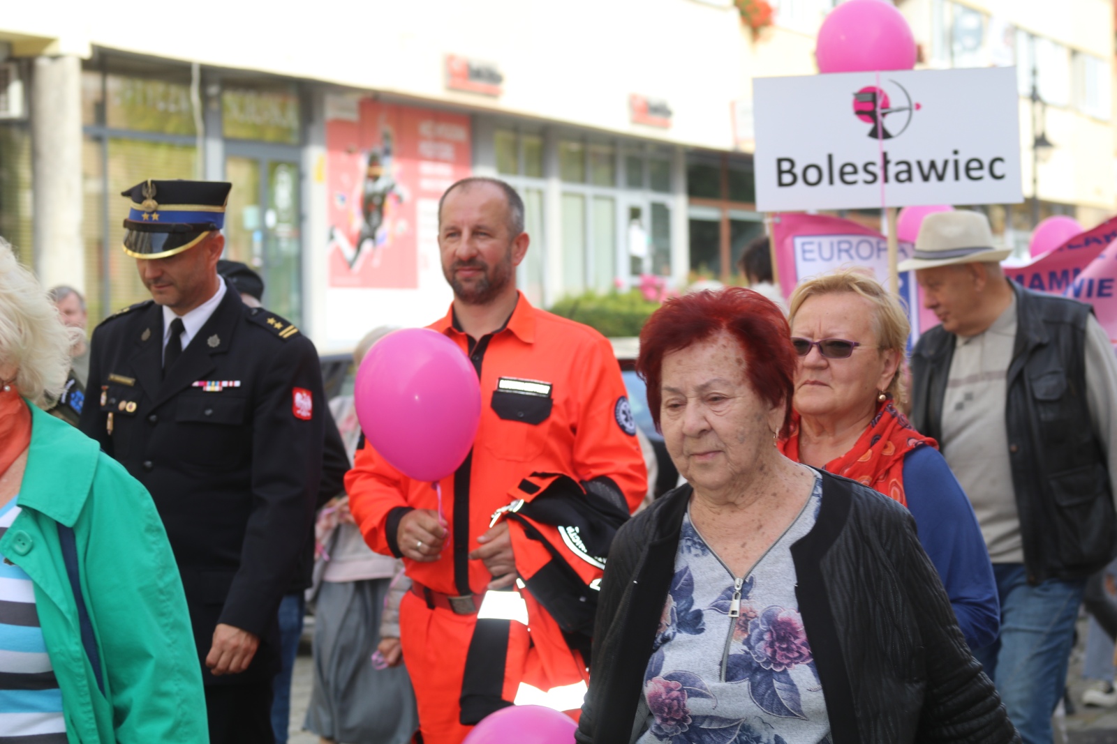 Z różowymi balonami i orkiestrą policyjną maszerowali ku zdrowiu