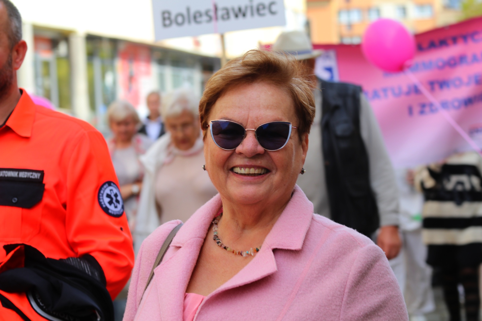 Z różowymi balonami i orkiestrą policyjną maszerowali ku zdrowiu