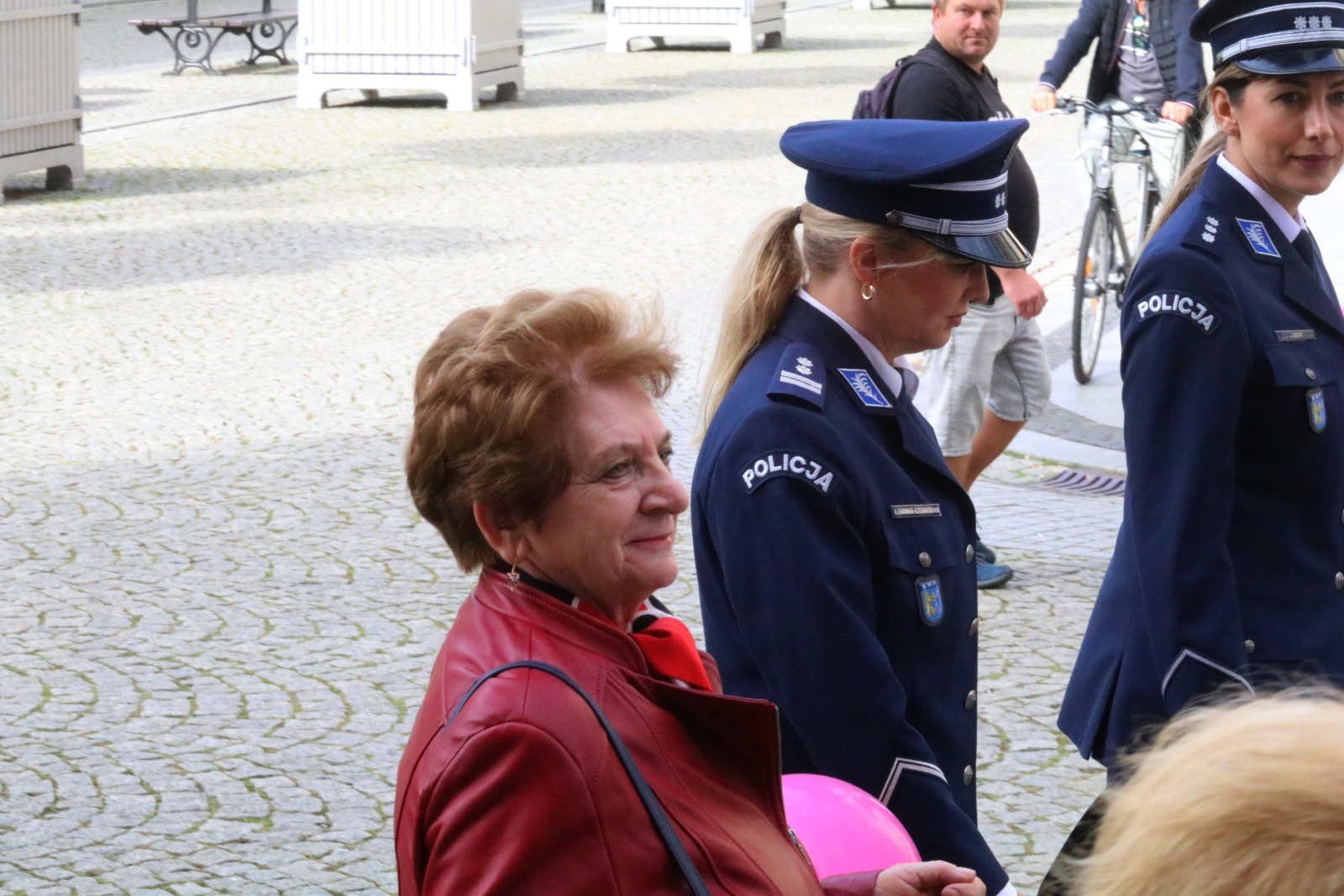 Z różowymi balonami i orkiestrą policyjną maszerowali ku zdrowiu