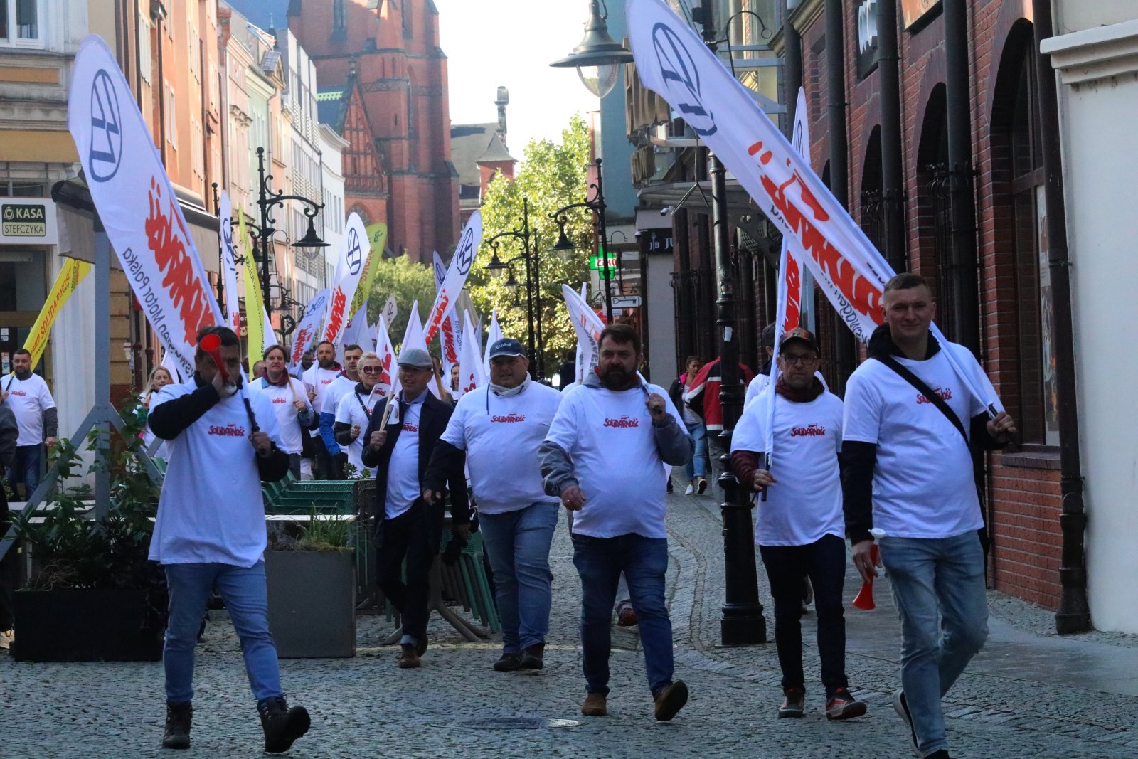 Głośno protestowali i kibicowali zwolnionemu  szefowi związku