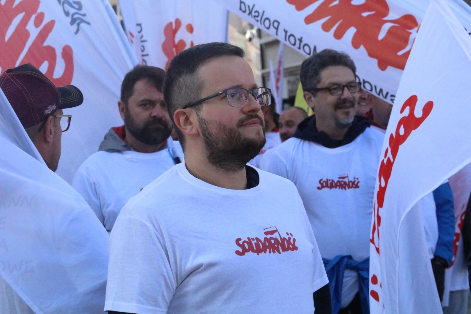Głośno protestowali i kibicowali zwolnionemu  szefowi związku
