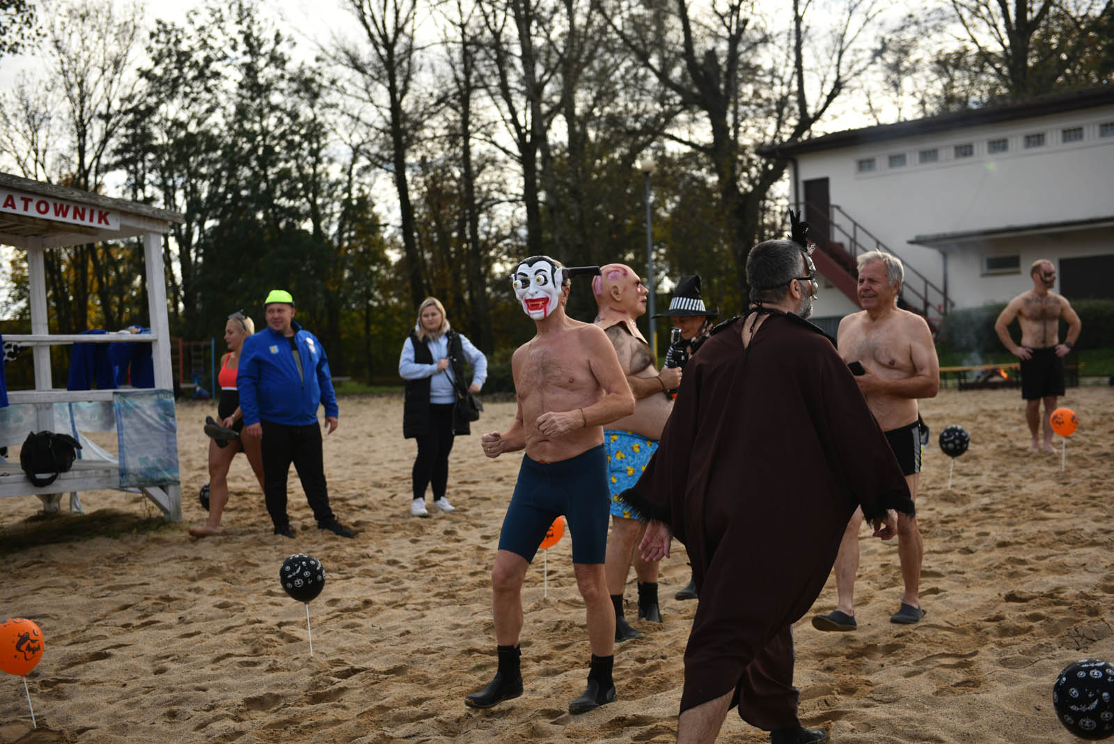 Legnickie Morsy halooweenowo rozpoczęły sezon na Kormoranie