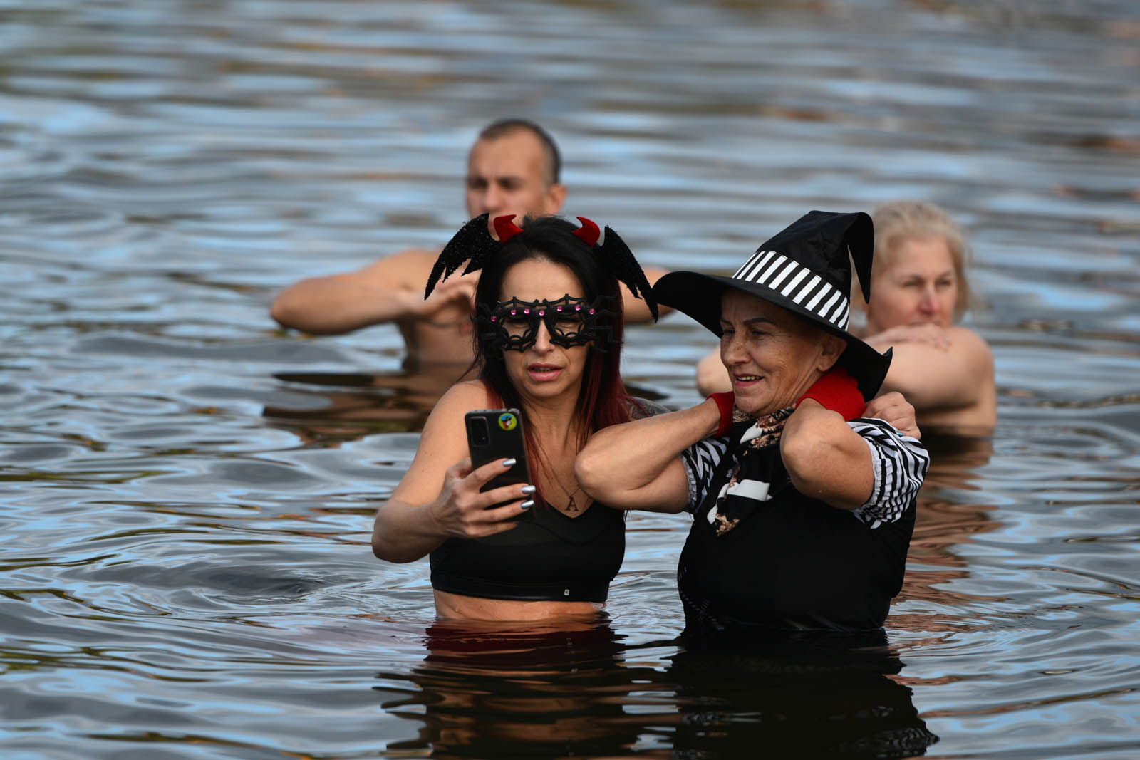 Legnickie Morsy halooweenowo rozpoczęły sezon na Kormoranie
