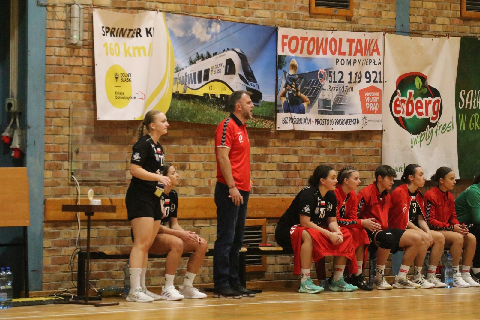 Gdynianki za silne dla drużyny Dziwiątki z Legnicy