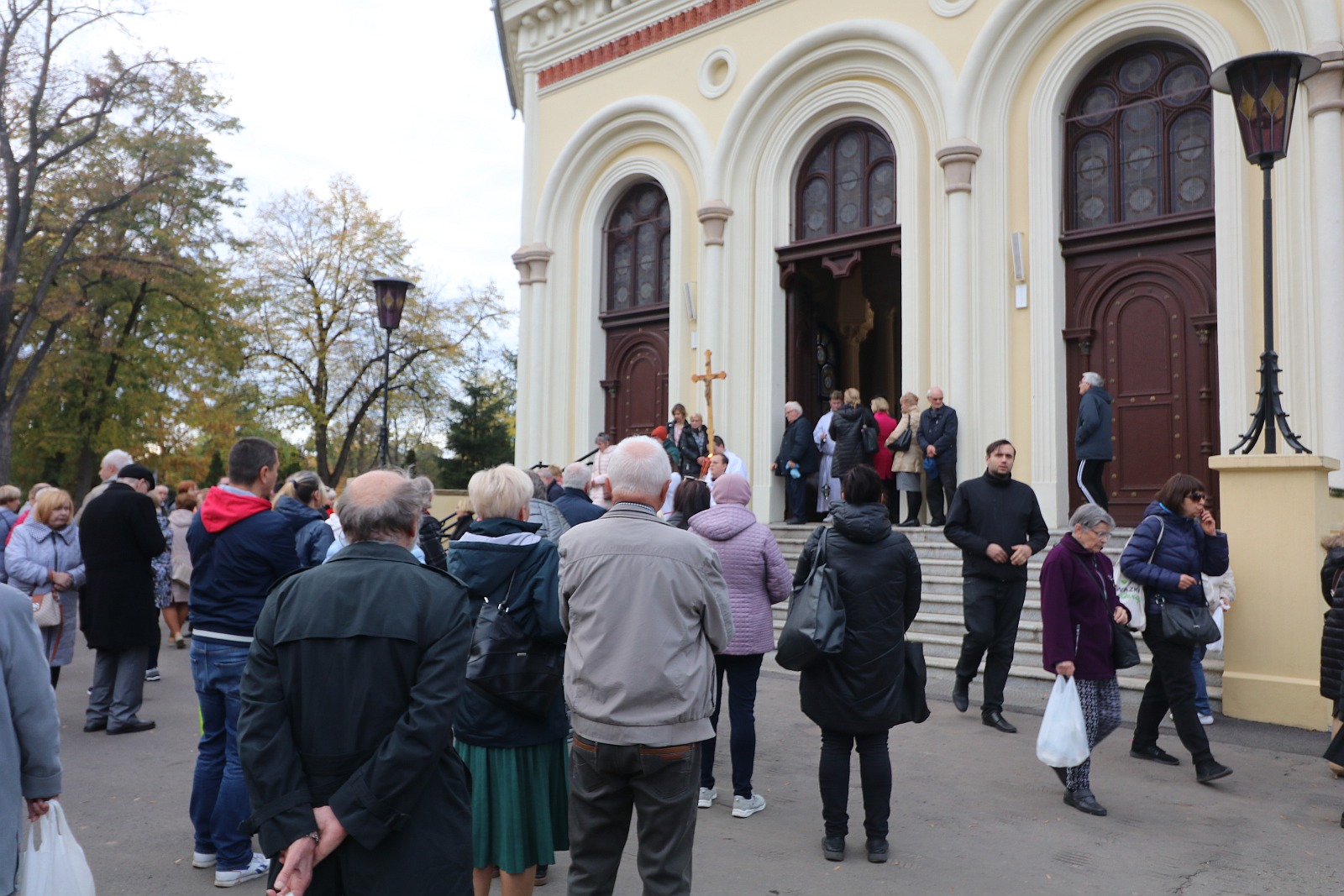 Na Cmentarzu Komunalnym w Legnicy modlono się za zmarłych
