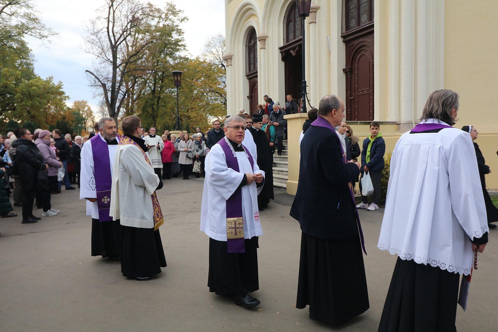 Na Cmentarzu Komunalnym w Legnicy modlono się za zmarłych