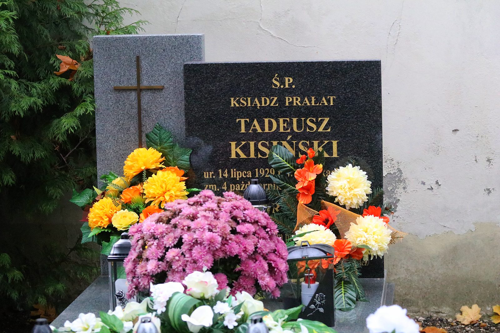Na Cmentarzu Komunalnym w Legnicy modlono się za zmarłych