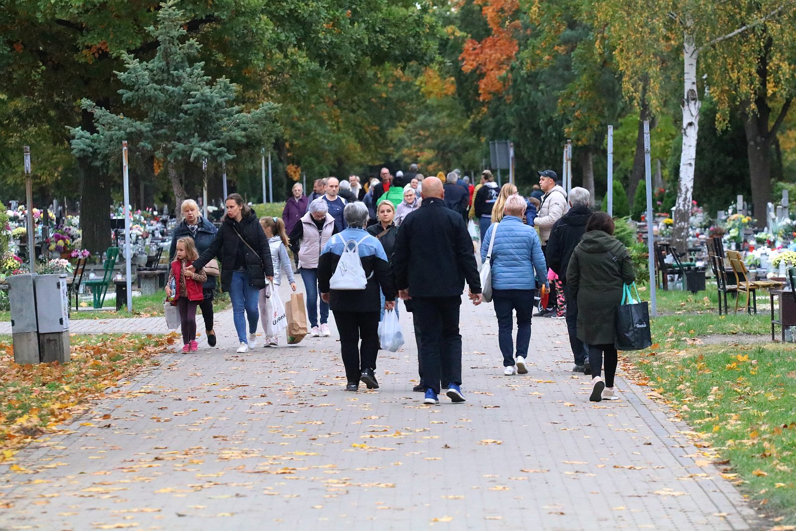 Na Cmentarzu Komunalnym w Legnicy modlono się za zmarłych