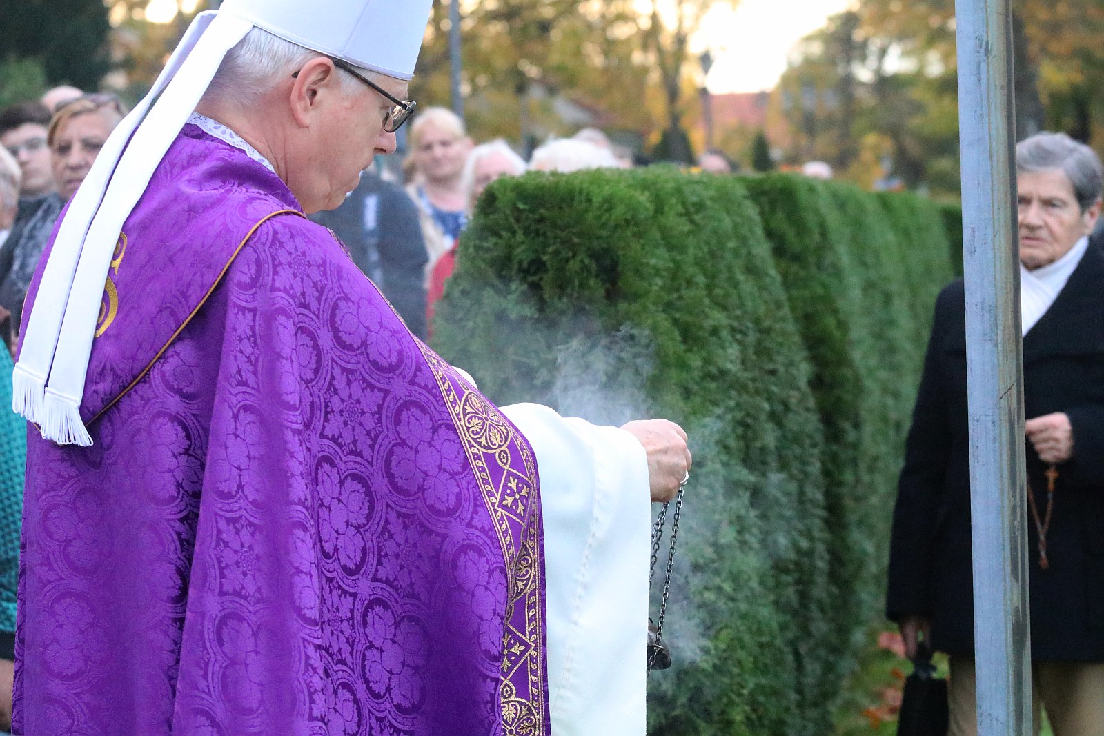 Na Cmentarzu Komunalnym w Legnicy modlono się za zmarłych
